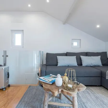 Guestready - The Apt With Rooftop Terrace * Lisbon